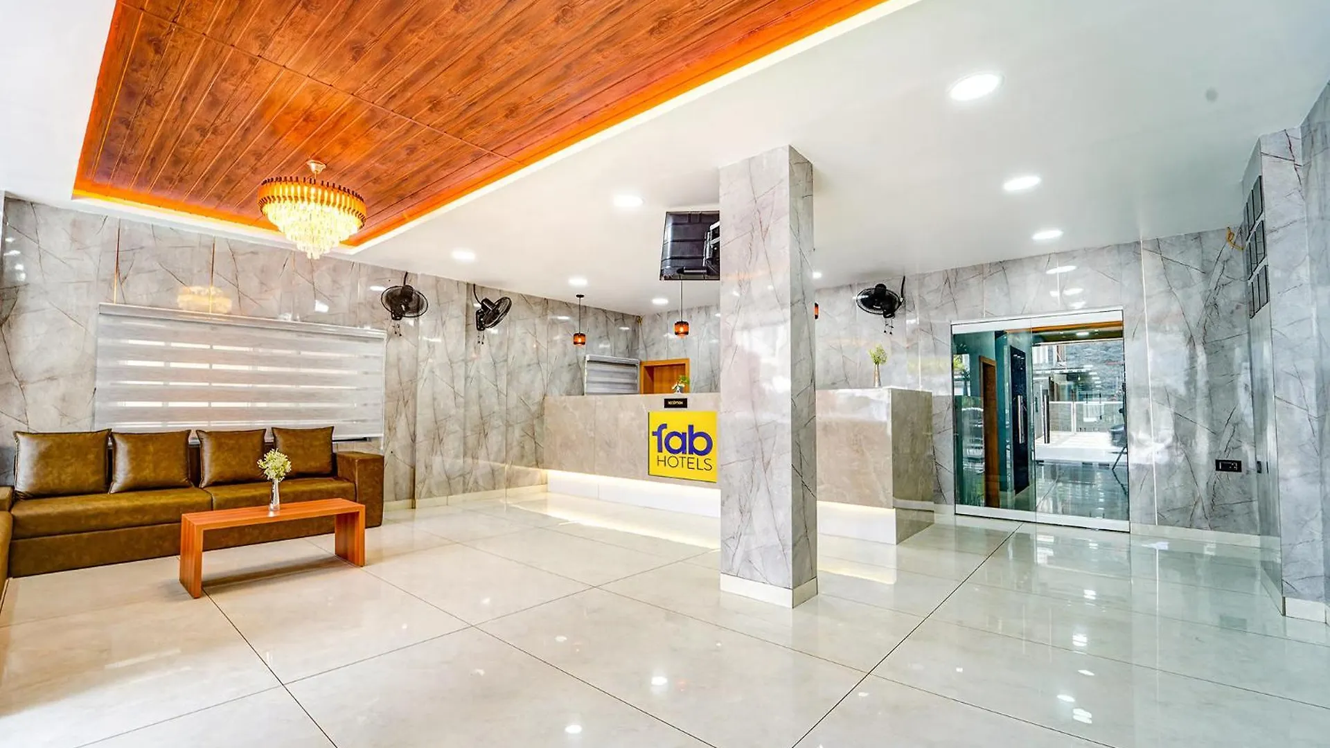 Fabhotel Q One Plaza Kochi 3*,  India